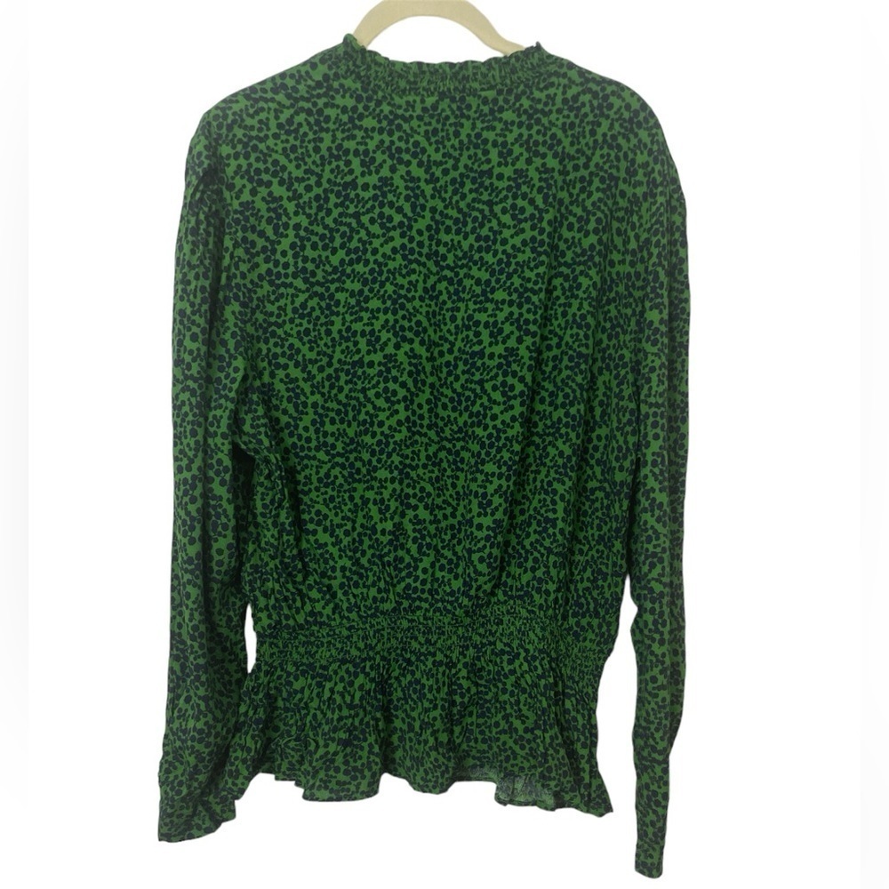 Green Long Sleeve Printed Peplum Top - Picture 2 of 14